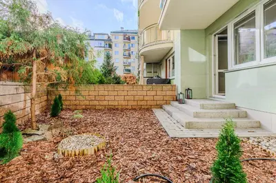 Ogród w obiekcie P&O Apartments Metro Kabaty