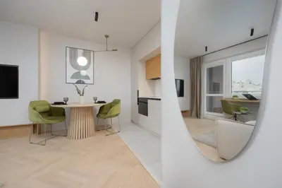Telewizja i/lub zestaw kina domowego w obiekcie Pileckiego Apartments with Parking & Balcony by Noclegi Renters
