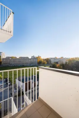 Balkon lub taras w obiekcie Praga Bliska Glamour Studio by BookingHost