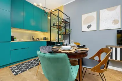 Kuchnia lub aneks kuchenny w obiekcie City Center Turquoise Residence Warsaw by Noclegi Renters