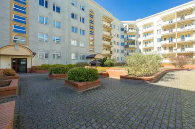 Budynek, w którym mieści się apartament