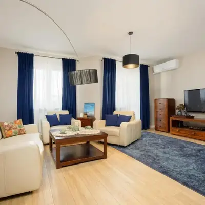 Beautiful Apartment for 6 people with Balcony and Parking in Warsaw by Noclegi Renters