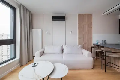 Część wypoczynkowa w obiekcie Grzybowska 13th Floor Glamour Apartment by BookingHost