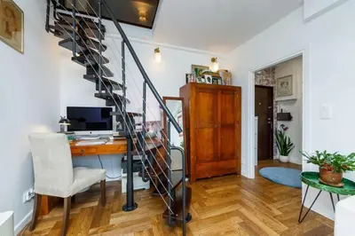 Telewizja i/lub zestaw kina domowego w obiekcie Central, top floor apartment