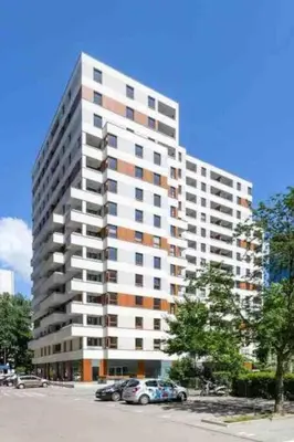 Budynek, w którym mieści się apartament