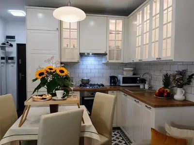 Kuchnia lub aneks kuchenny w obiekcie Downtown Elegant & Sunny Apartment Near Metro Central Station