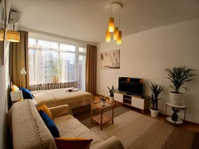 Część wypoczynkowa w obiekcie Downtown Elegant & Sunny Apartment Near Metro Central Station