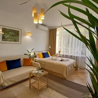 Downtown Elegant & Sunny Apartment Near Metro Central Station