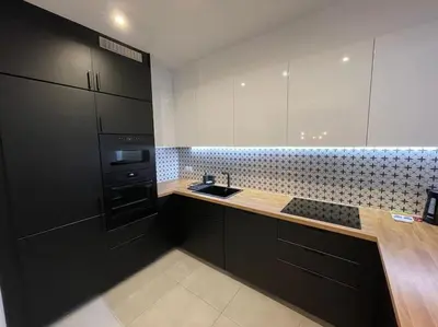 Kuchnia lub aneks kuchenny w obiekcie Apartment Wola Tower
