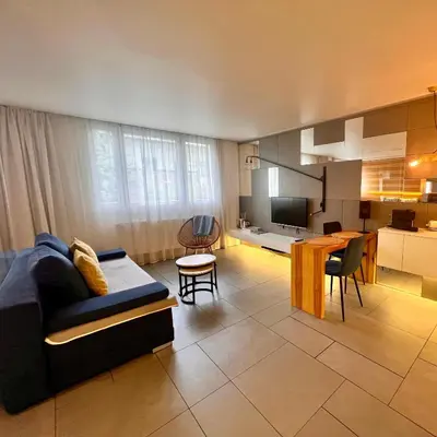 Kuchnia lub aneks kuchenny w obiekcie Modzelewskiego, metro Wierzbno, free parking by Cosmo Spirit