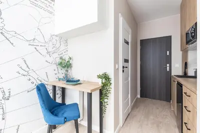 Kuchnia lub aneks kuchenny w obiekcie miniSTUDIOS URSUS by VAYA STAYS