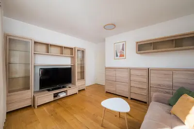Telewizja i/lub zestaw kina domowego w obiekcie TOP Spot Warszawa Centrum Apartment by BookingHost