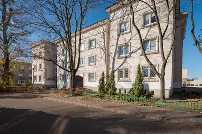 Budynek, w którym mieści się apartament