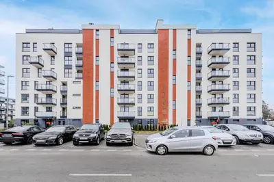 Budynek, w którym mieści się apartament