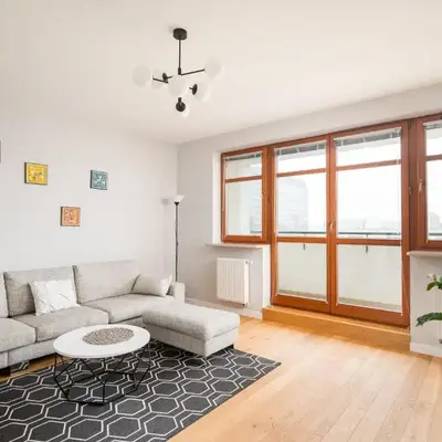Metro Wilanowska Deluxe Apartment by BookingHost