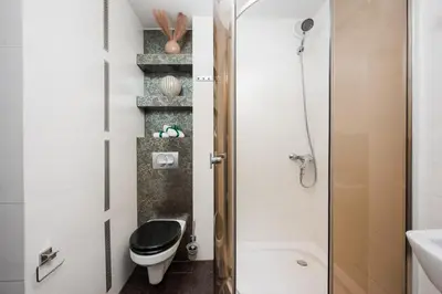 Łazienka w obiekcie BelApart 2-bedroom Downtown Apartament, 1 km to Central Station, Metro with Air-conditioning