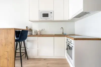 Kuchnia lub aneks kuchenny w obiekcie Close-Urban Chic - Mennica Residence - One Bedroom Apartment -CityCenter&65