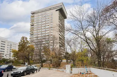 Budynek, w którym mieści się apartament