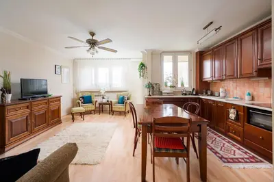 Kuchnia lub aneks kuchenny w obiekcie Targówek Homely Apartment by BookingHost