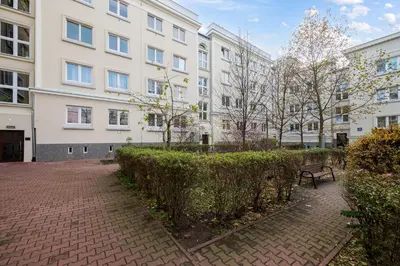 Budynek, w którym mieści się apartament