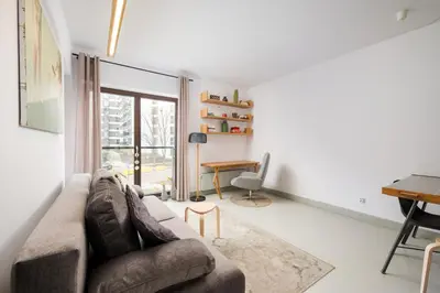 Część wypoczynkowa w obiekcie Tolkiena Charming Apartment by BookingHost