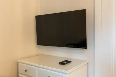 Telewizja i/lub zestaw kina domowego w obiekcie Chocimska Studio - Top Location, Tram&Shops nearby - by Rentujemy