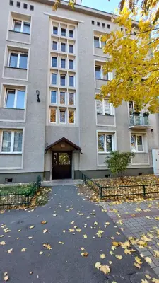 Budynek, w którym mieści się apartament