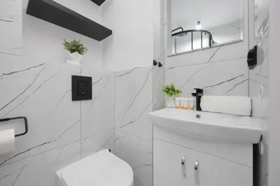 Łazienka w obiekcie Bright Apartament Warsaw Wola Ideal for Remote Work by Noclegi Renters