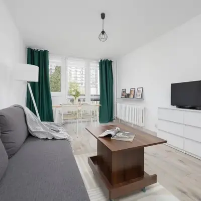 Bright Apartament Warsaw Wola Ideal for Remote Work by Noclegi Renters