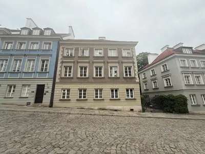 Budynek, w którym mieści się apartament