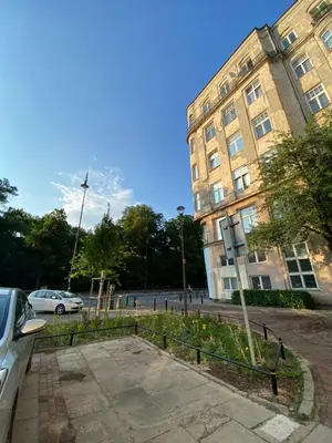 Ogród w obiekcie Dwupiętrowe mieszkanie w centrum warszawy