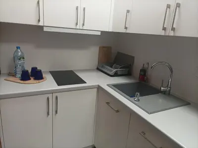 Kuchnia lub aneks kuchenny w obiekcie Solidarnosci155GuestRooms