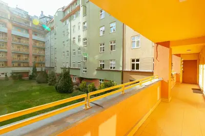 Budynek, w którym mieści się apartament