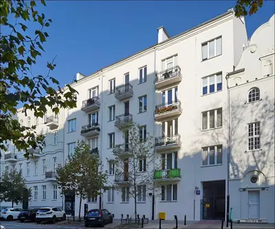 Budynek, w którym mieści się apartament