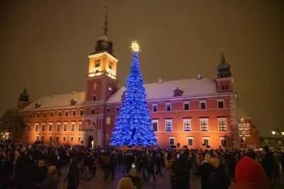 Goście zatrzymujący się w obiekcie Apartment Castle Square z widokiem na Plac Zamkowy i Zamek Królewski