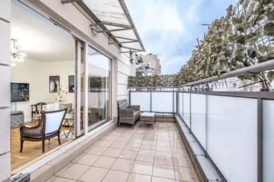 Balkon lub taras w obiekcie Luksusowy apartament blisko centrum, parking w garażu podziemnym