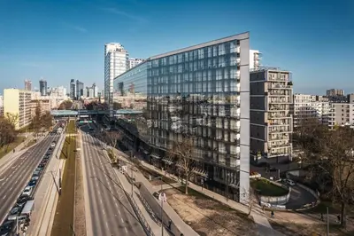 Widok na miasto Warszawa z tego apartamentu