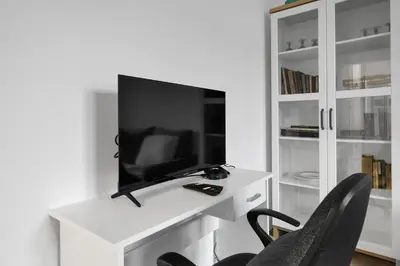Telewizja i/lub zestaw kina domowego w obiekcie Warsaw Downtown Studio - Top location, Metro Nearby - by Rentujemy