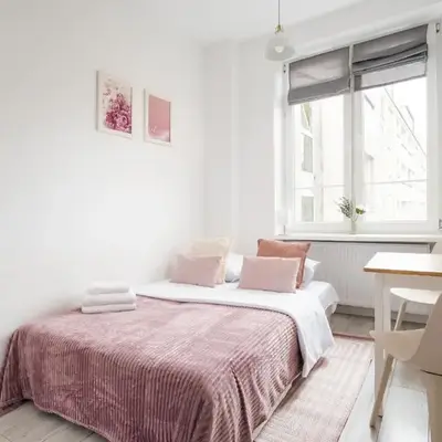 Tamka Powiśle Pink Studio by BookingHost