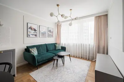 Część wypoczynkowa w obiekcie Metro Wierzbno Deluxe Apartment by BookingHost