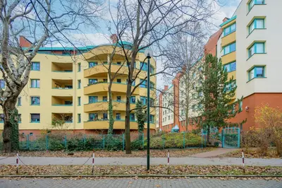 Budynek, w którym mieści się apartament
