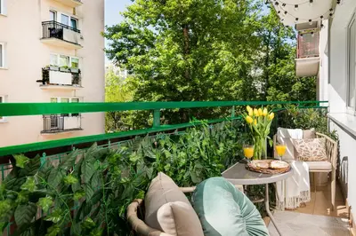 Balkon lub taras w obiekcie Grand Central Suite 5min from Central Station with a balcony& air conditioning