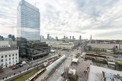 Widok na miasto Warszawa z tego apartamentu