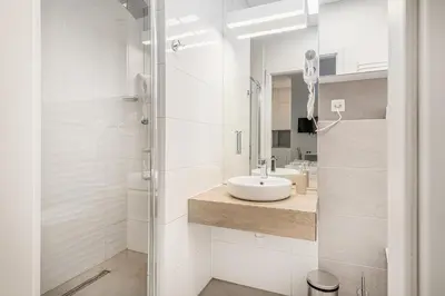 Łazienka w obiekcie RentPlanet - Studio Aleje Jerozolimskie