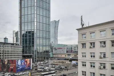 Widok na miasto Warszawa z tego apartamentu