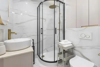 Łazienka w obiekcie Apartament JEROZOLIMSKIE 89 Centrum Warszawy w pełni wyposażone