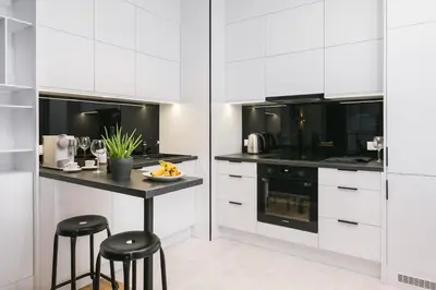 Kuchnia lub aneks kuchenny w obiekcie Close-Golden Apartments - Mennica Residence, 1-Bedroom in City Center # 140