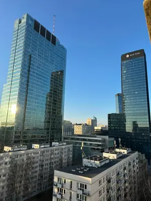 Widok na miasto Warszawa z tego apartamentu