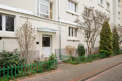 Budynek, w którym mieści się apartament