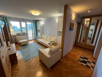 Część wypoczynkowa w obiekcie 2 Bedroom Apartament, 57m2, Workspace, Central Warsaw